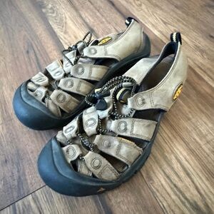 Keen Newport Leather Sandal Mens 8.5 Outdoor hiking shoe